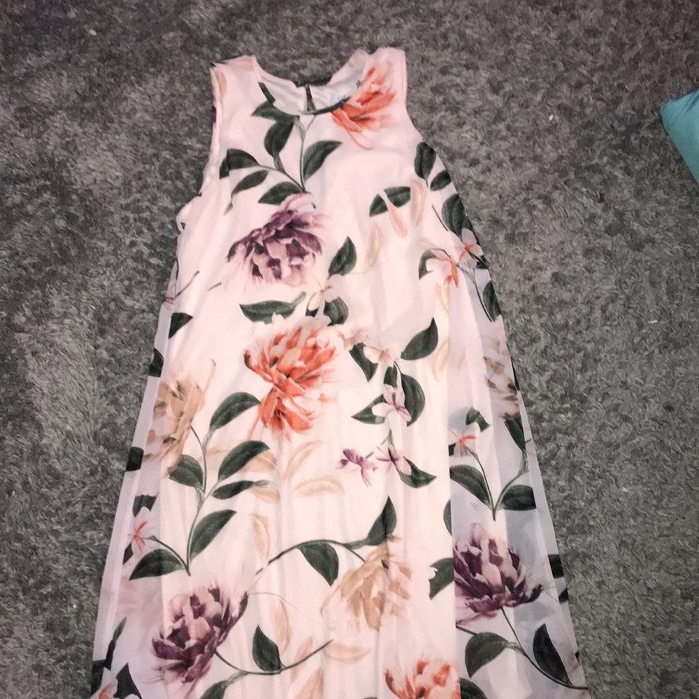 Cute dress!!